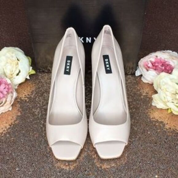 DKNY  Claudia Leather Peep Toe Pumps 10 Nude - Picture 1 of 4